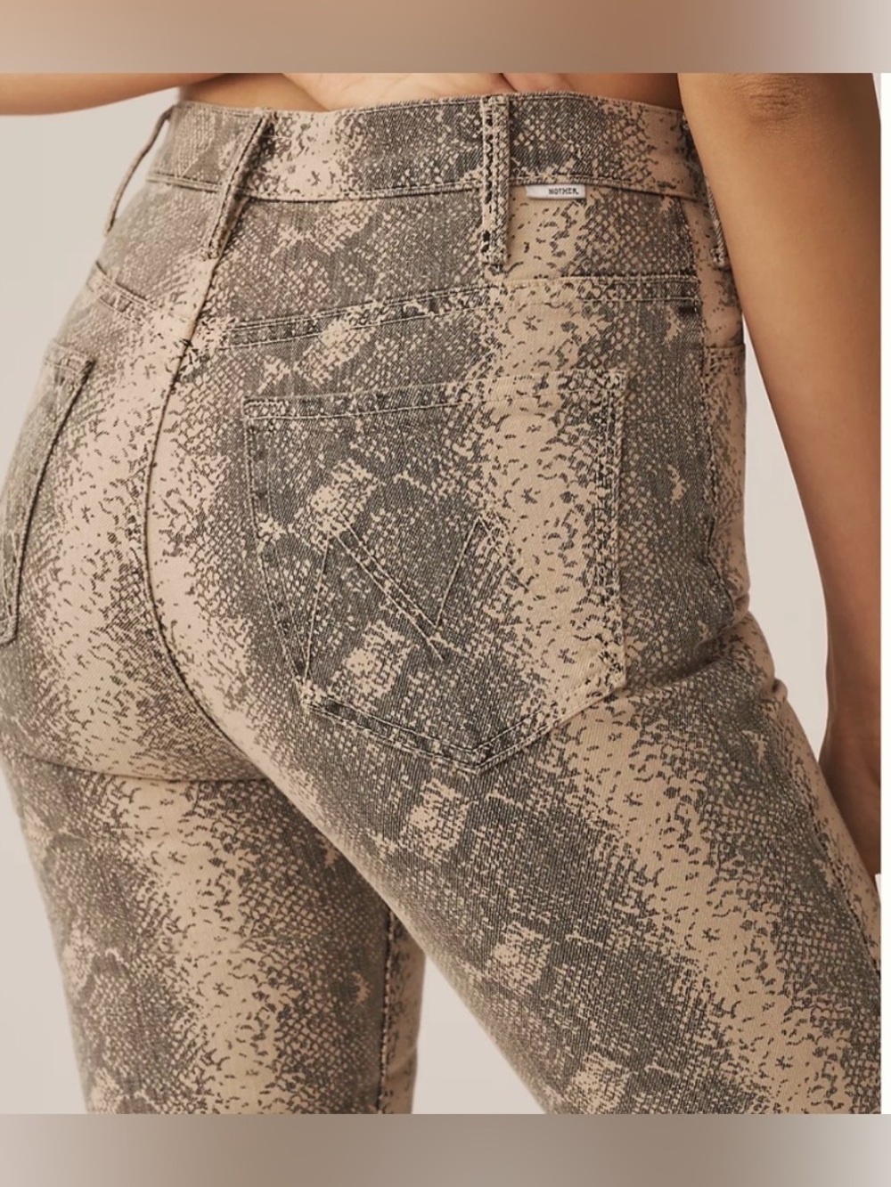 NWT MOTHER "The Hustler" Flood jeans in the "Boa Babe" snake print 27 - Picture 10 of 16